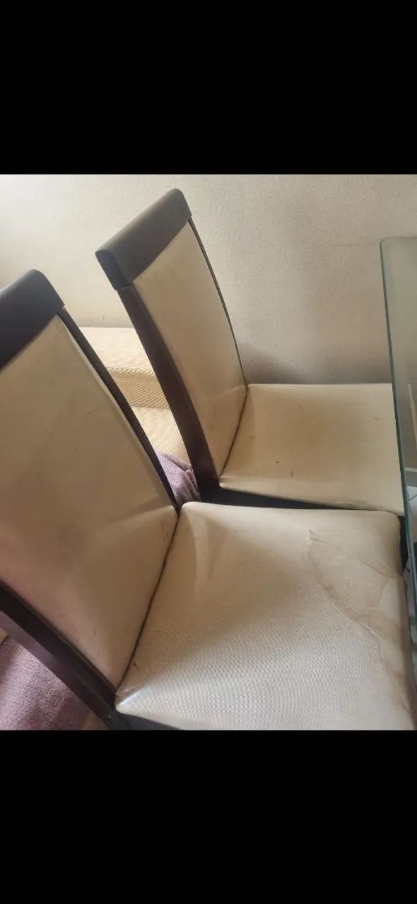 Table with 4 chairs65568133178882123