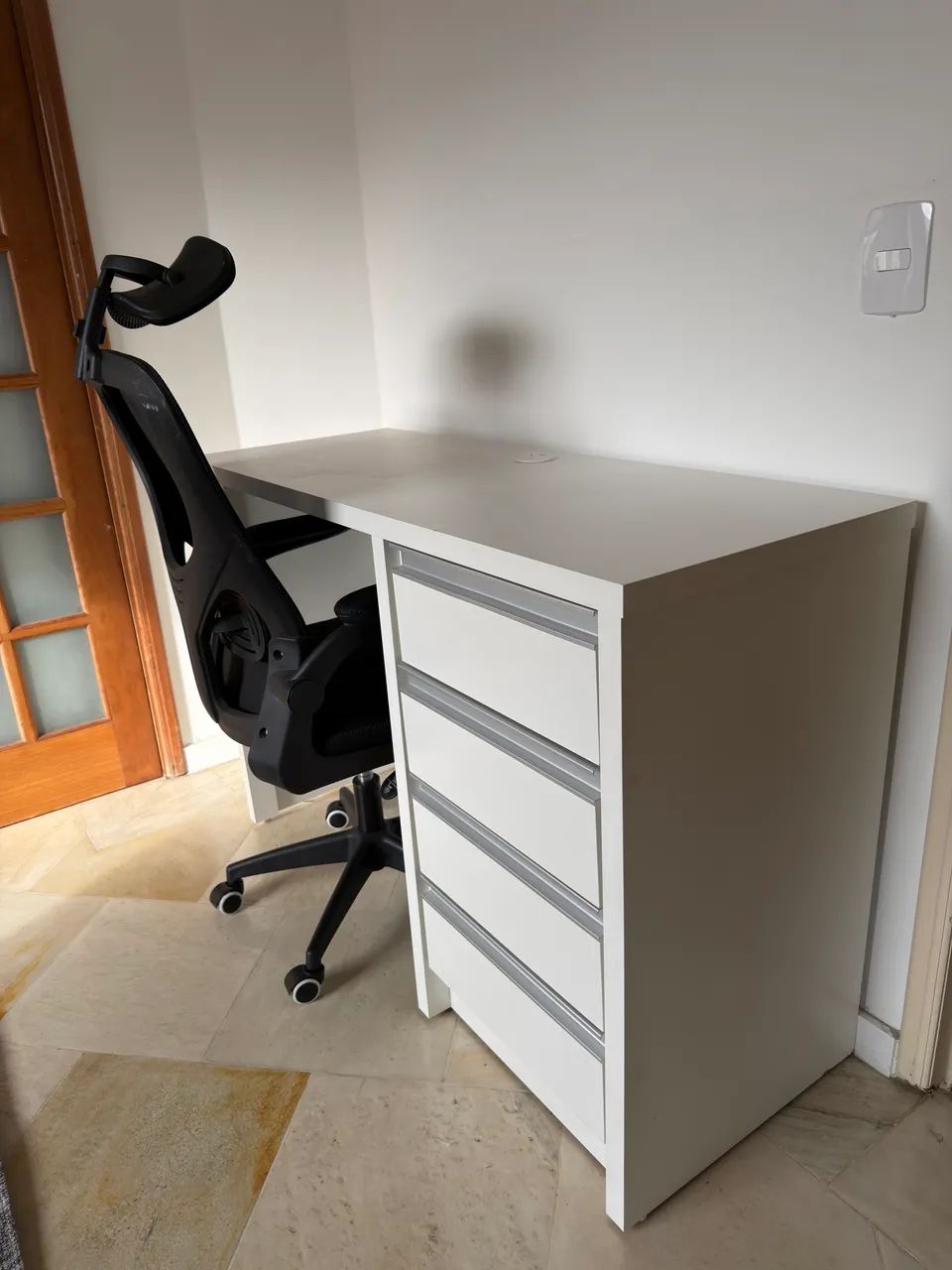 VENDO MESA DE ESCRITÓRIO - Foto 4