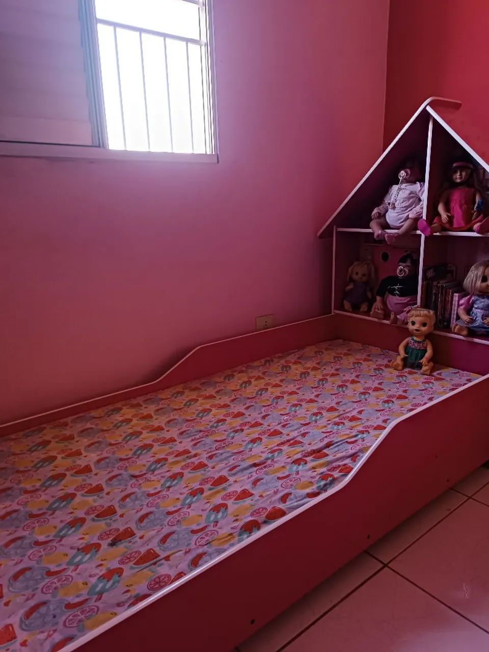 Cama infantil completa com o colchão 