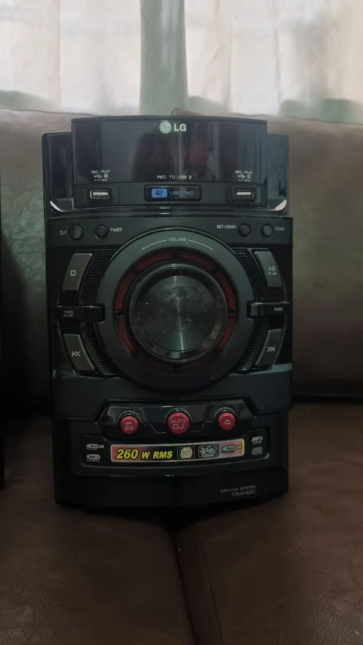 Aparelho de som LG com duas caixas  - Foto 2
