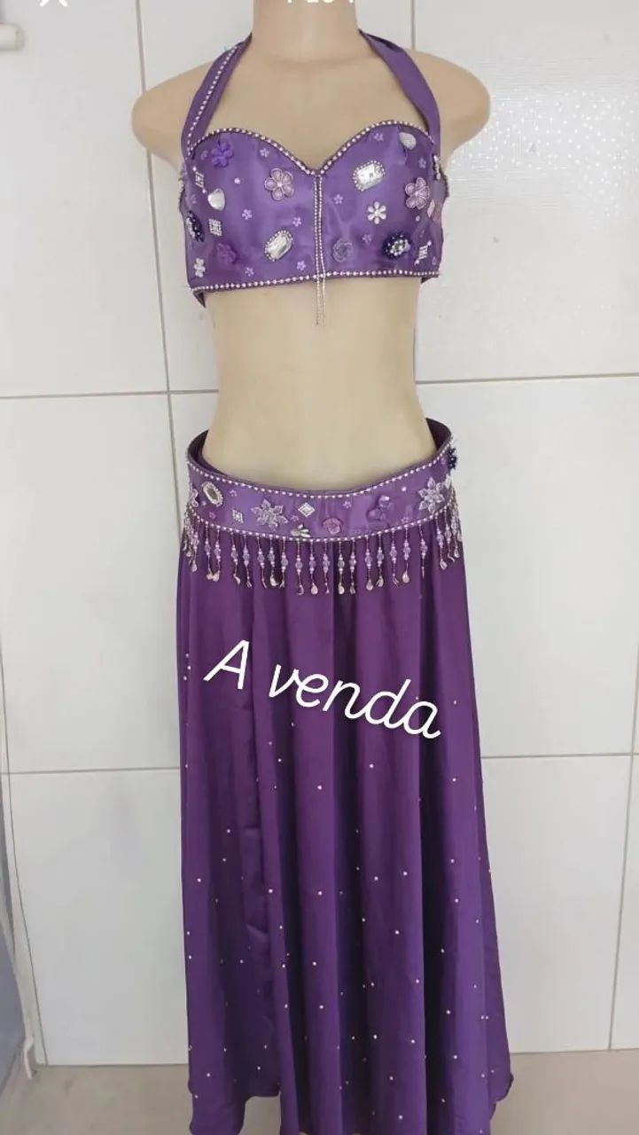 Roupa de dança do ventre Roxa. 