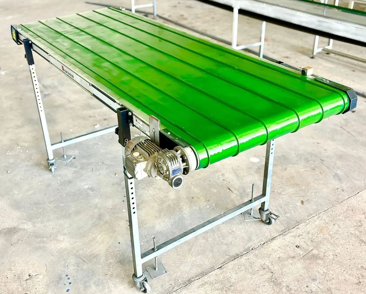 Esteira transportadora 2,50 metros x 85 cm com suporte móvel 