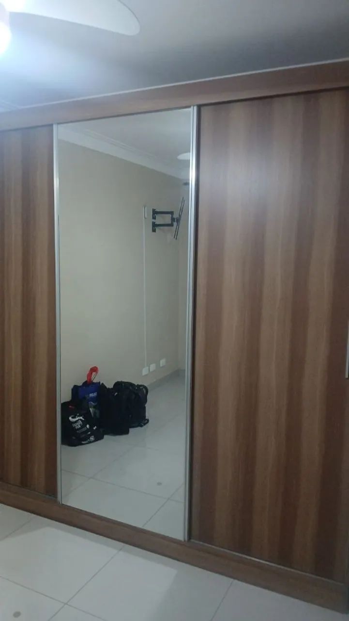 Guarda-roupa espaçoso  - Foto 3