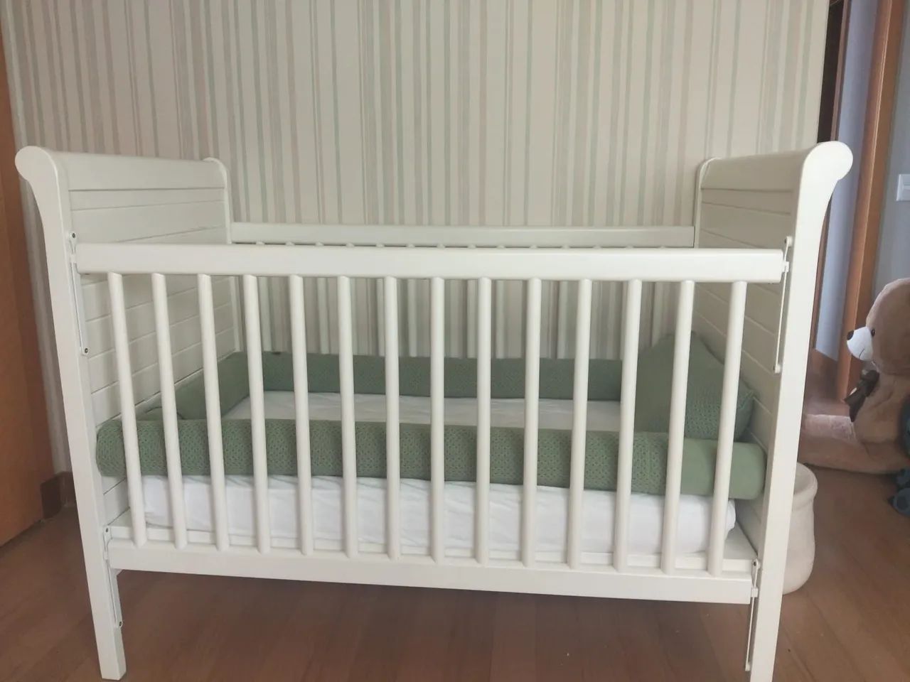 Berço com colchão 