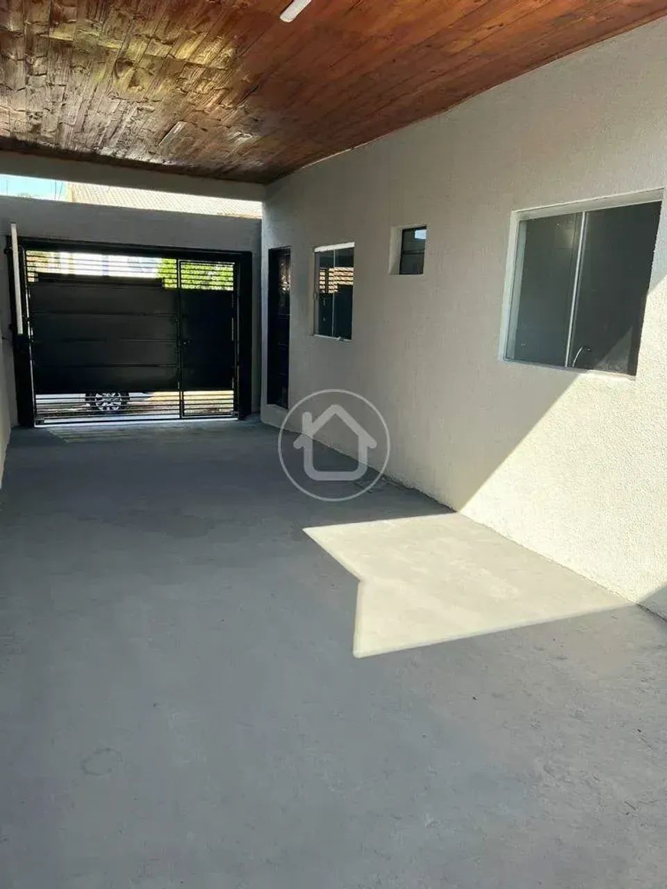CASA TERREA DE ESQUINA COM APTIDAO COMERCIAL - Foto 4