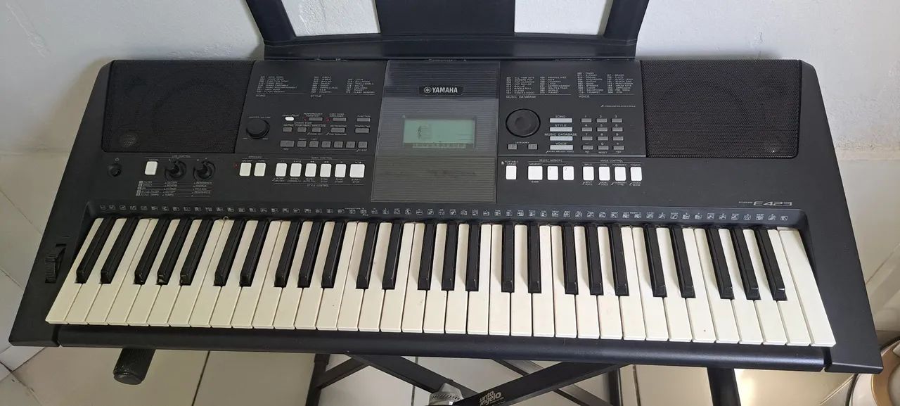 Teclado Yamaha PSR-E423 - Foto 2