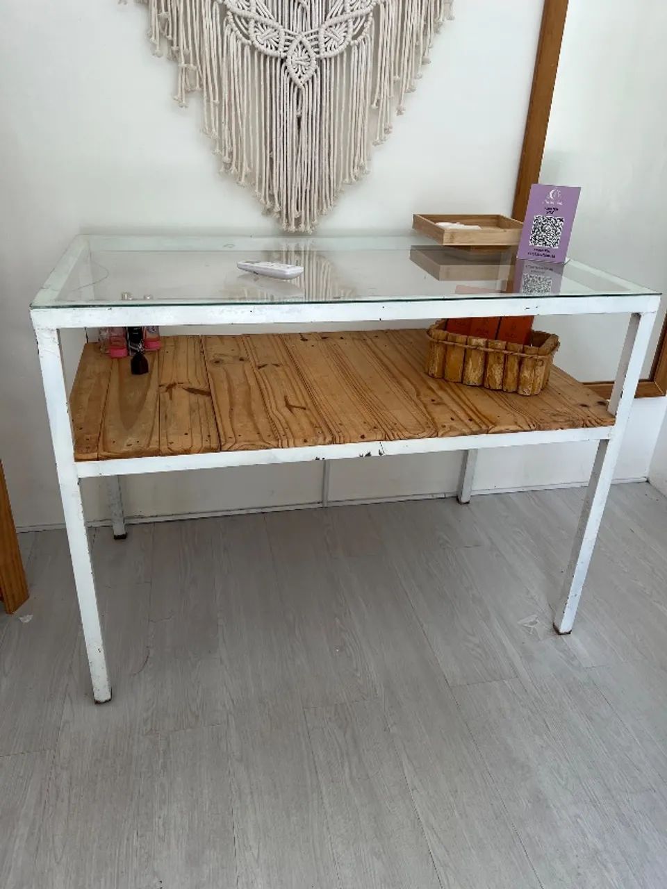 Vendo mesa expositor vidro, palet e metalon 