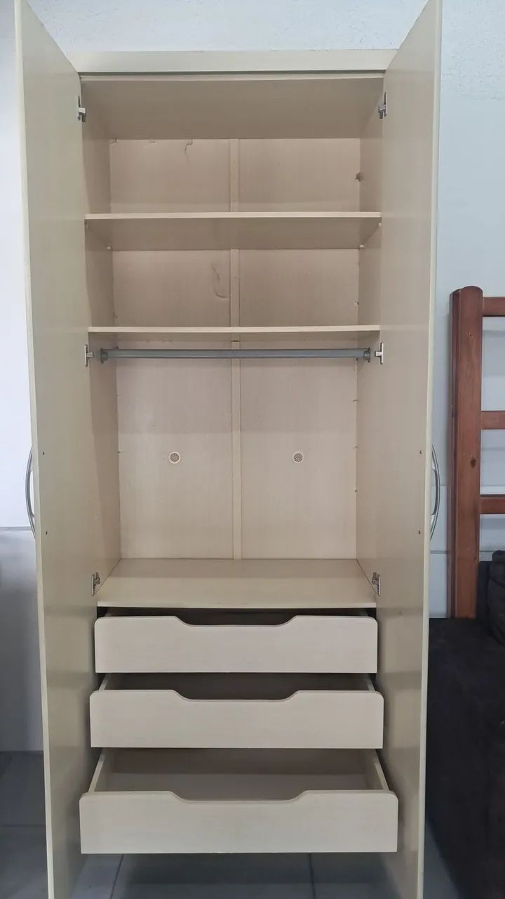 Guarda roupa pequeno - Foto 2