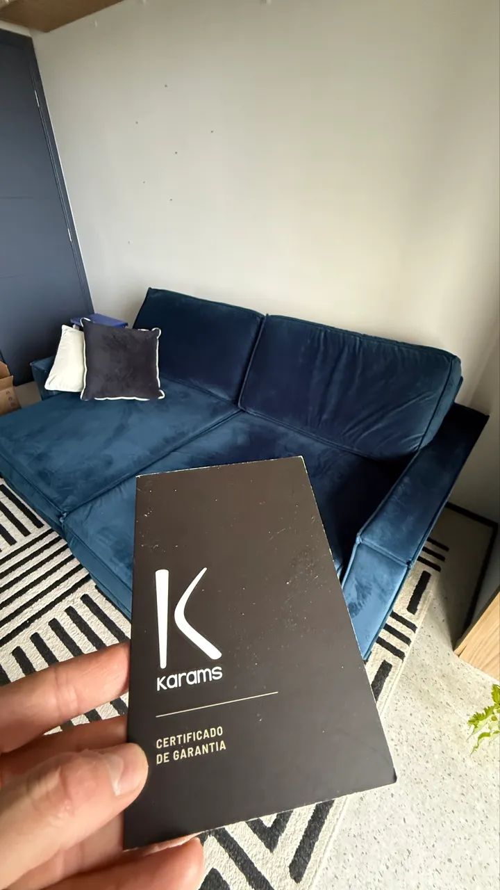 Sofá Karams Retrátil 2,20 m | Veludo Azul | Excelente Estado - Foto 4