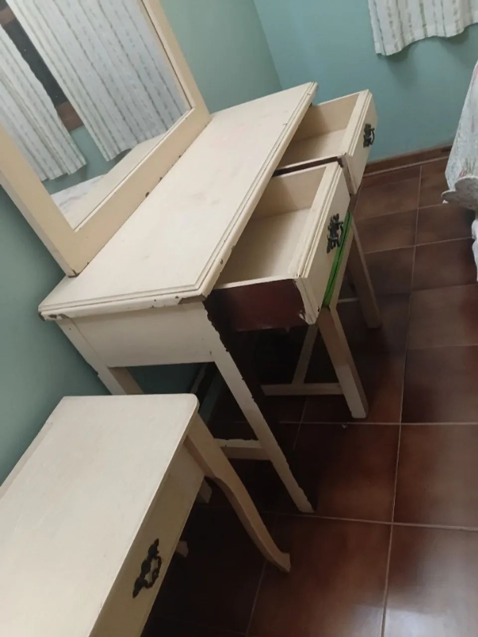 Penteadeira e mesa apoio cama em mogno  - Foto 4