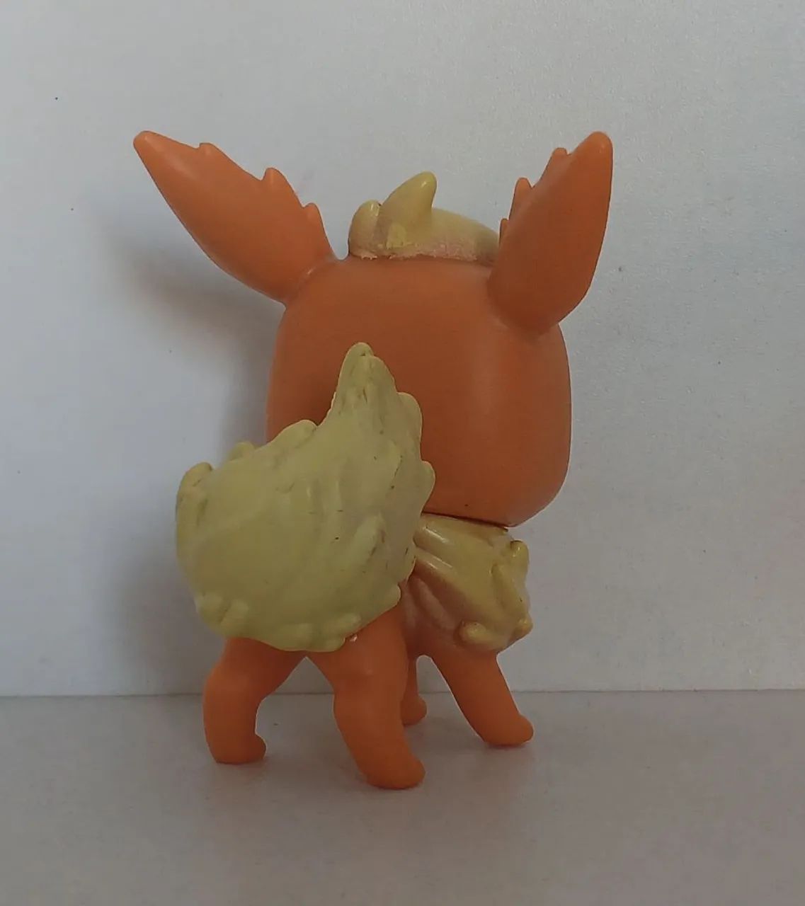 BONECO FUNKO POP POKEMON FLAREON - Foto 2