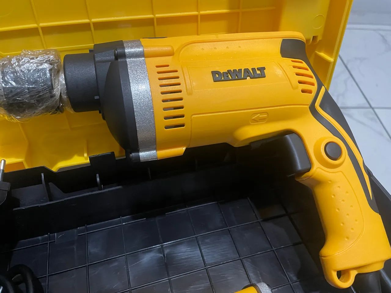 Kit lixadeira e furadeira Dewalt  - Foto 4