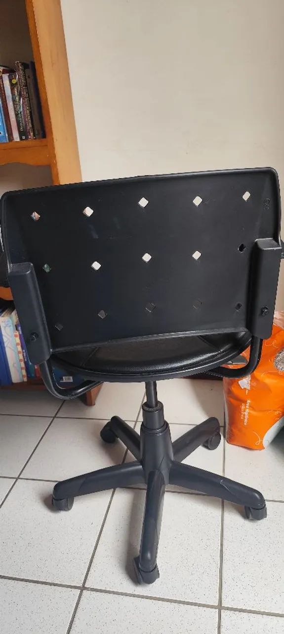 Cadeira de Escritório Preta - Foto 2