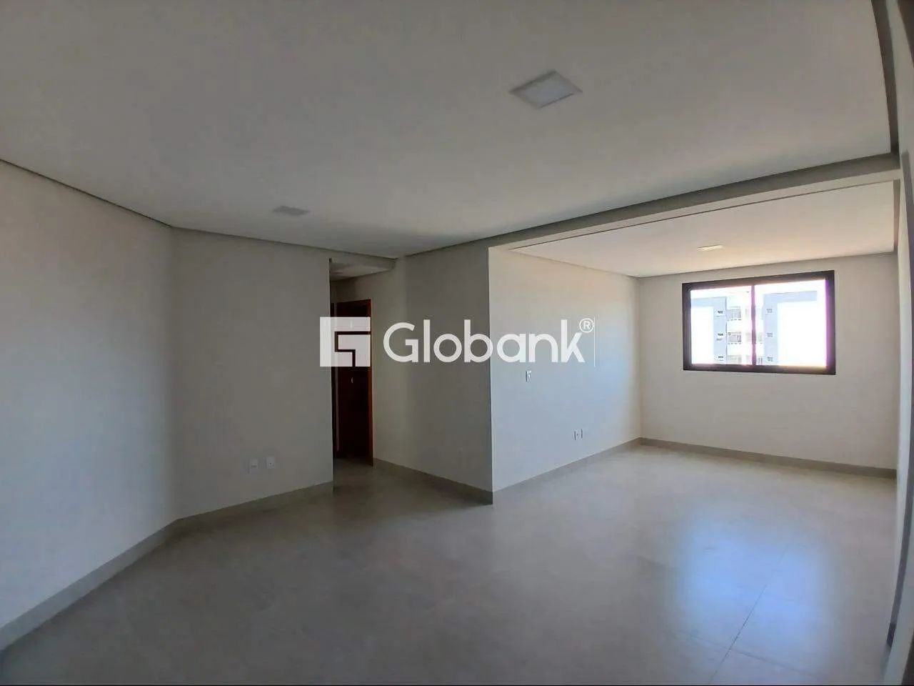 Apartamento em Cândida Câmara