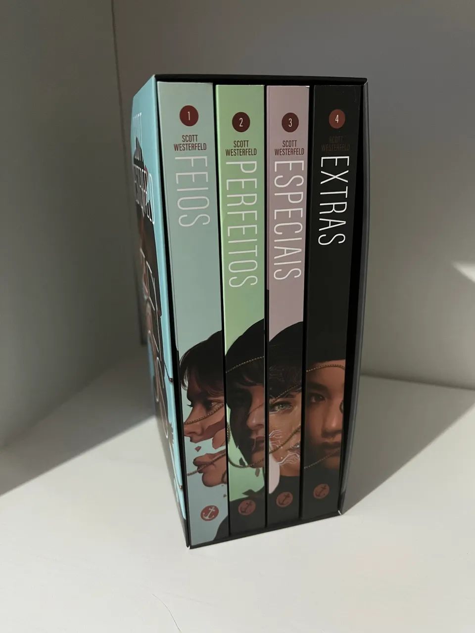 Box Feios (Série Completa)