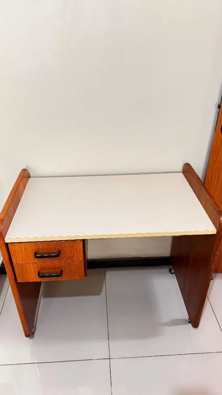 Mesa de escritório com rodinhas  - Foto 2