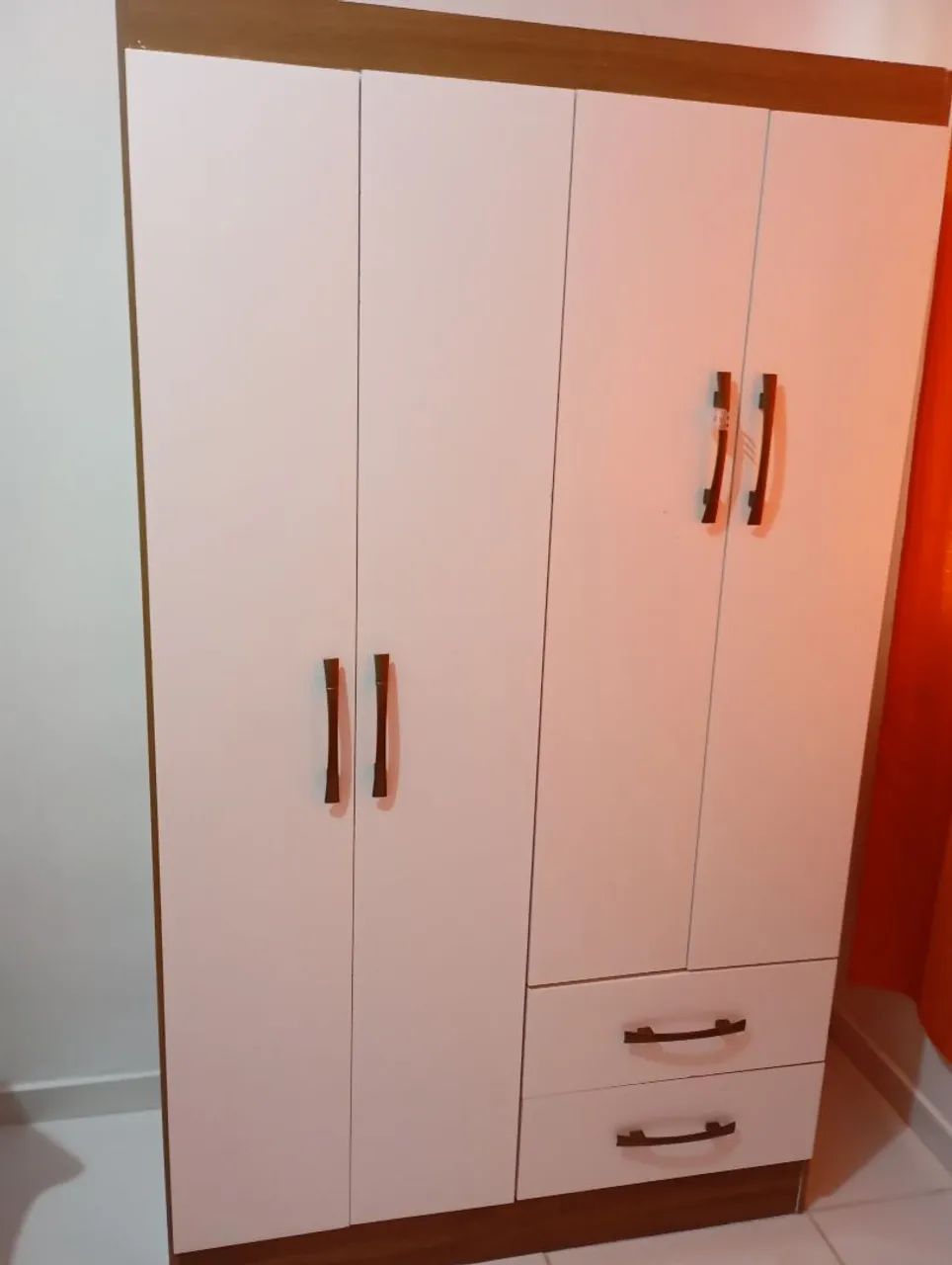 Guarda roupa de solteiro 