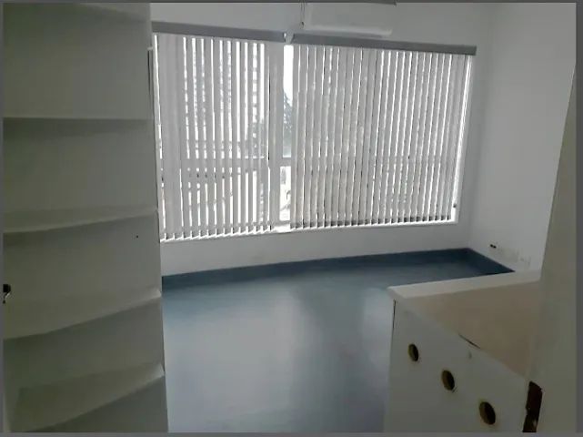 Vendo Urgente Sala comercial 38m2 Edf. 24hs - Foto 3