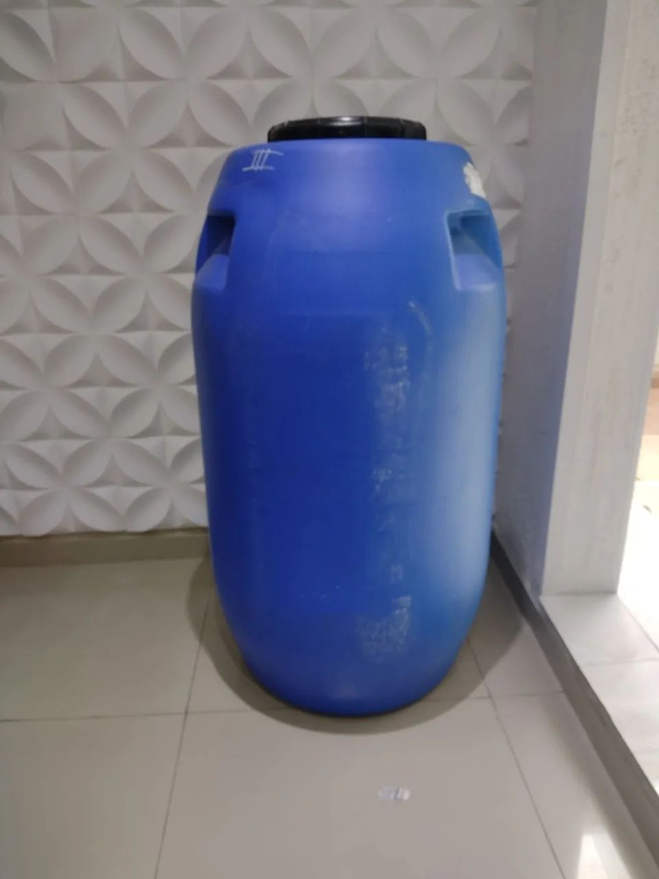 Bombona em bom estado. 50 cm largura / 1.10altura
