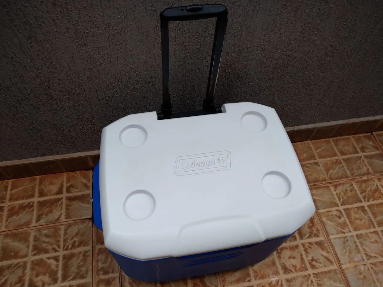 Caixa térmica - 56l com rodinha  - Foto 4