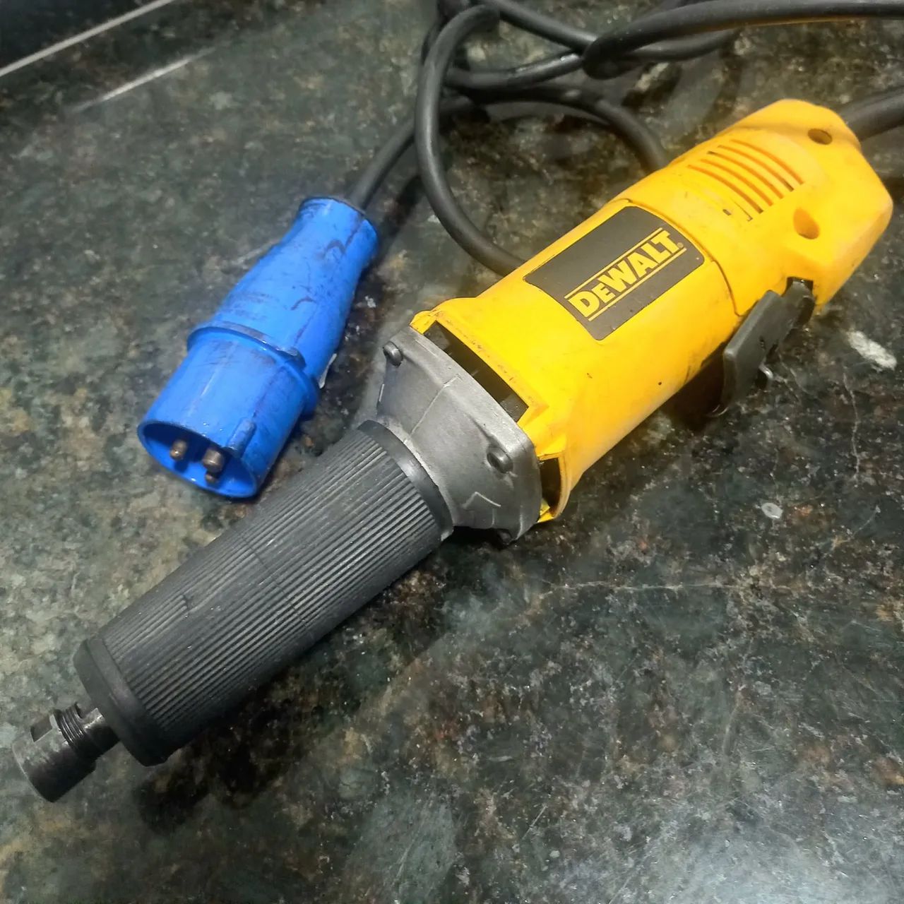 Retifica rotativa DEwalt 220v 