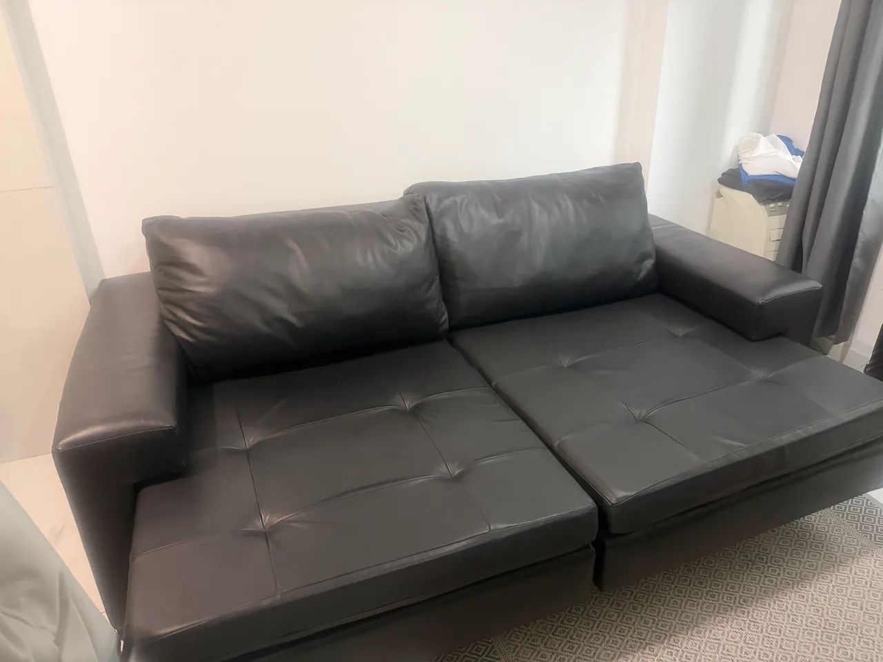 Vendo sofá cama de couro  - Foto 2