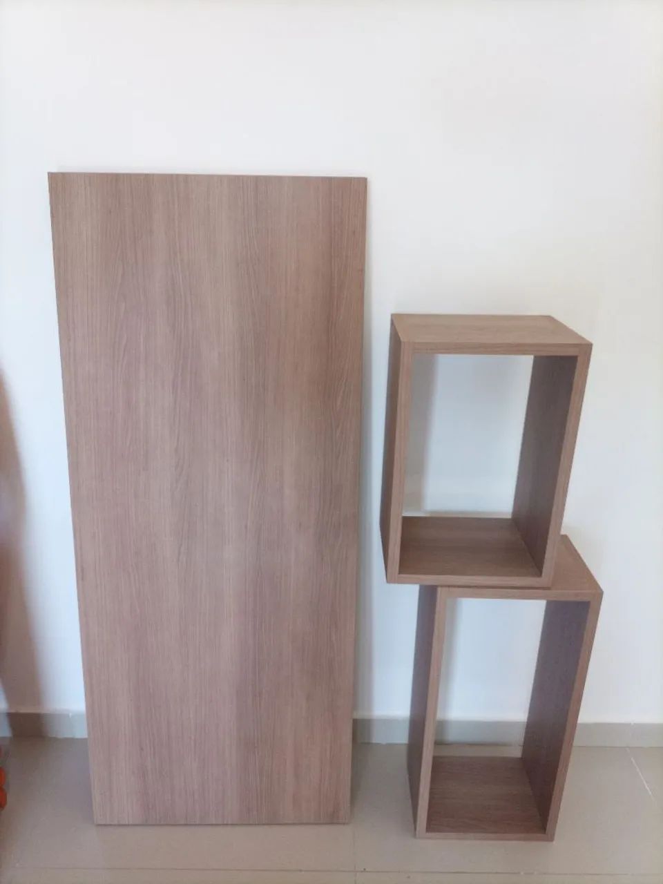 Nichos e bancada para estudo 