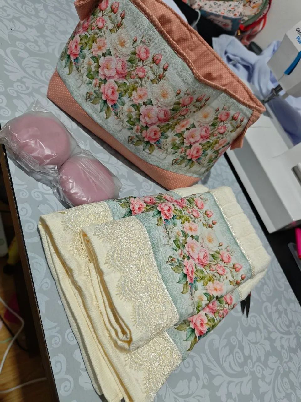 Kit de Lavabo Decorado com Rosas e Renda - Foto 2