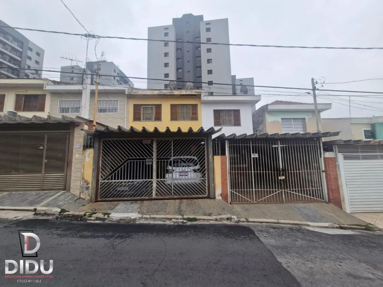 Casa para venda em Vila Carbone com 4 quartos, sendo 2 suítes, 138m²