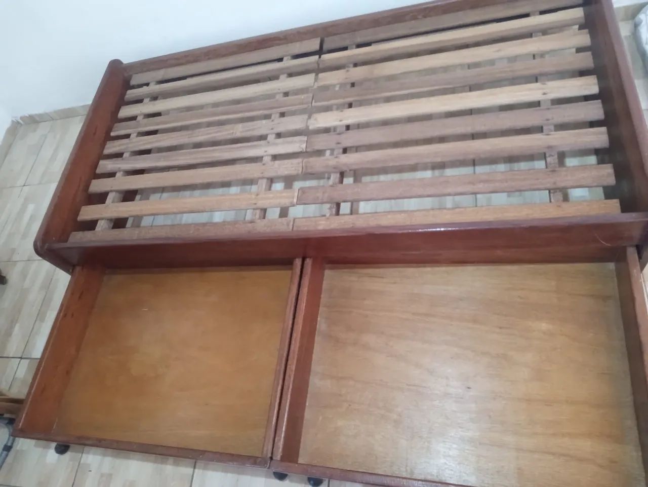 Cama solteirão de angelim pedra 