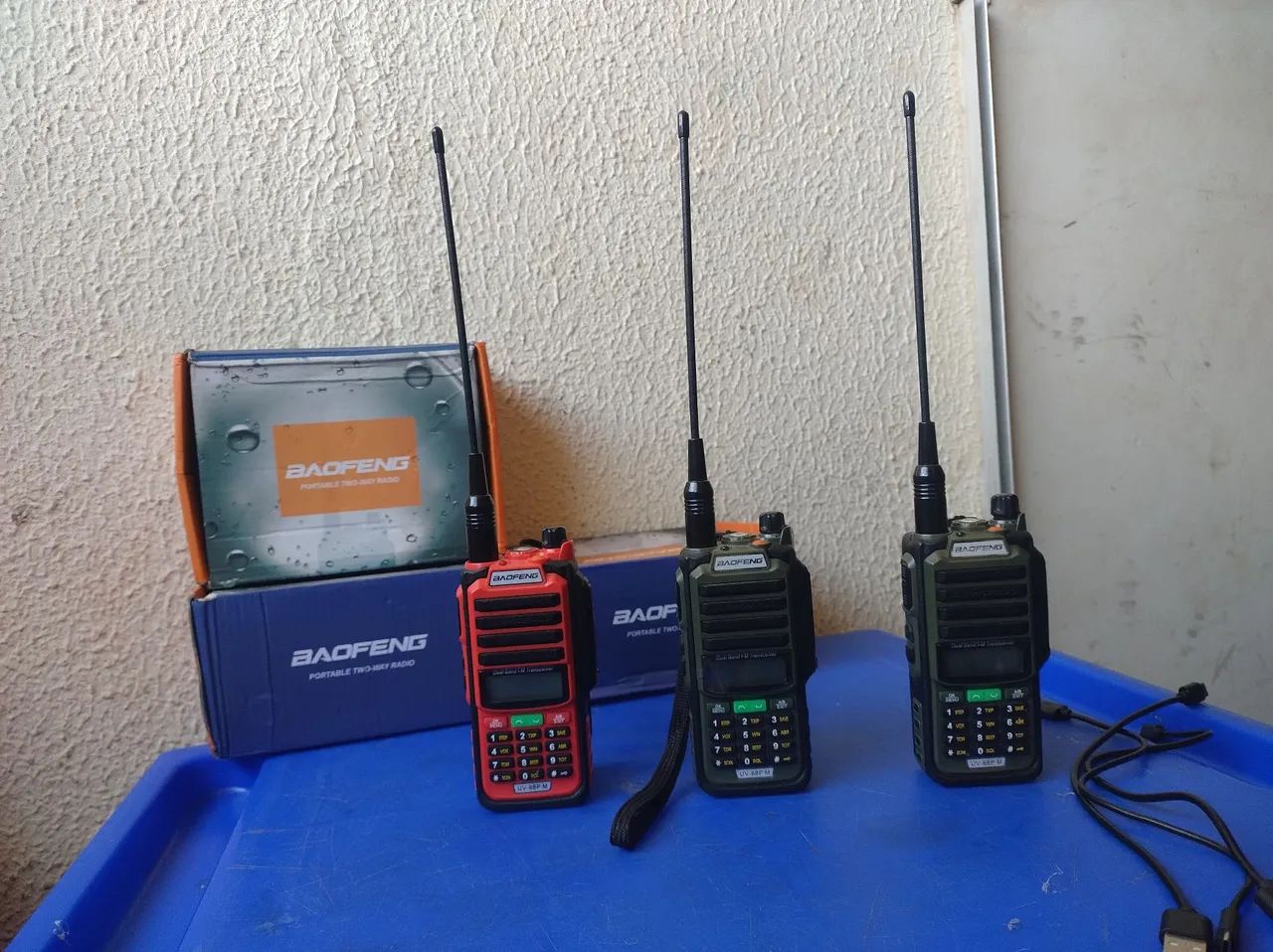 3 HTs walkie talkie UV 68 pro max - Foto 2