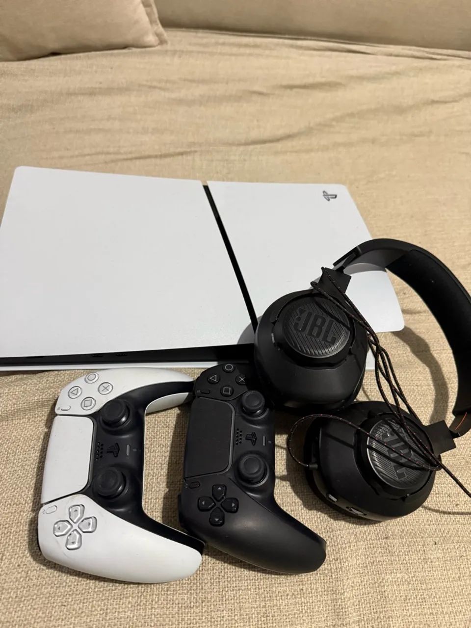 Vendo ps5 +2 controles+Head - Foto 5