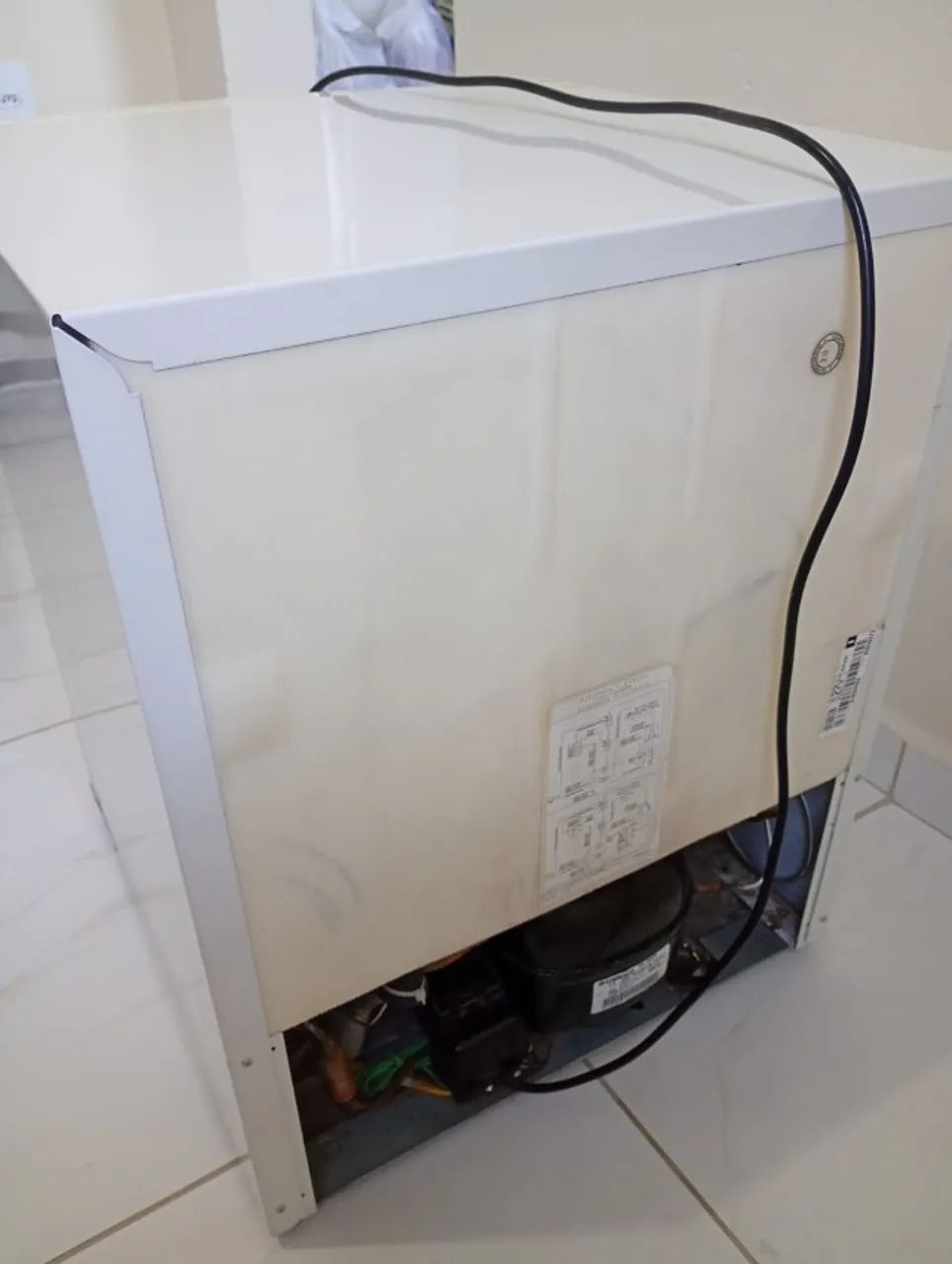 Frigobar Electrolux RE80 - Foto 2