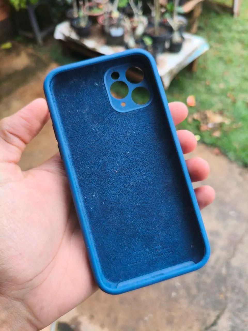 Capinha iPhone 11 Pro Silicone Azul - Proteção de Câmera - Foto 4