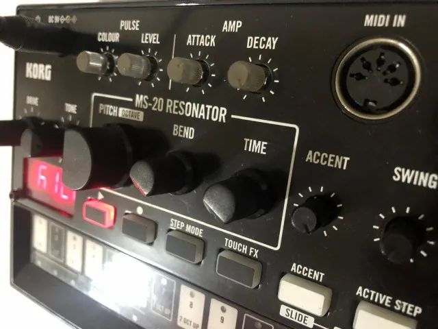 KORG VOLCA gerador de Kick analógico COM SEQUENCER e ENTRADA MIDI