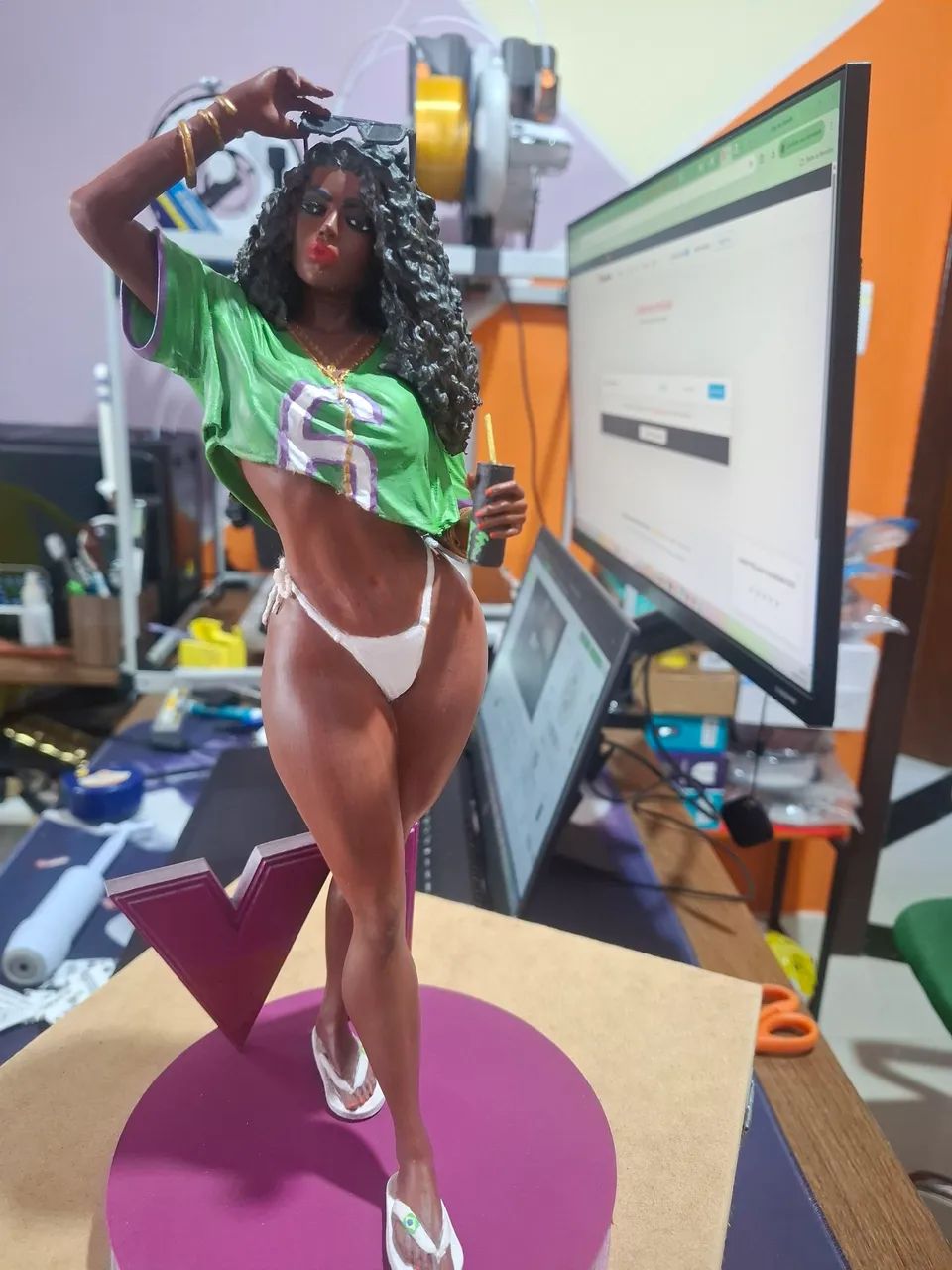 Action  figure Morena do GTA6 