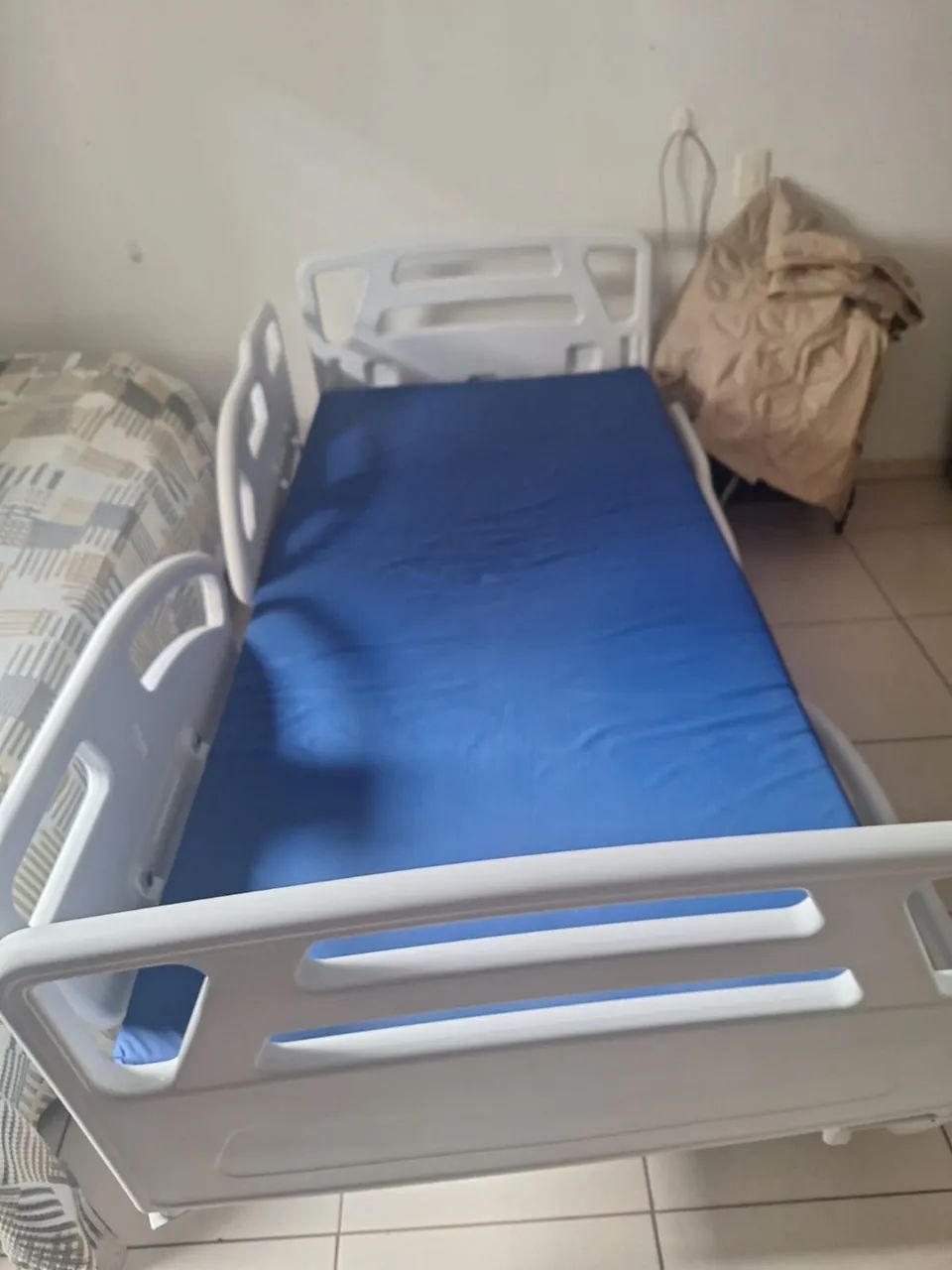 Cama hospitalar c/ colchão  - Foto 5