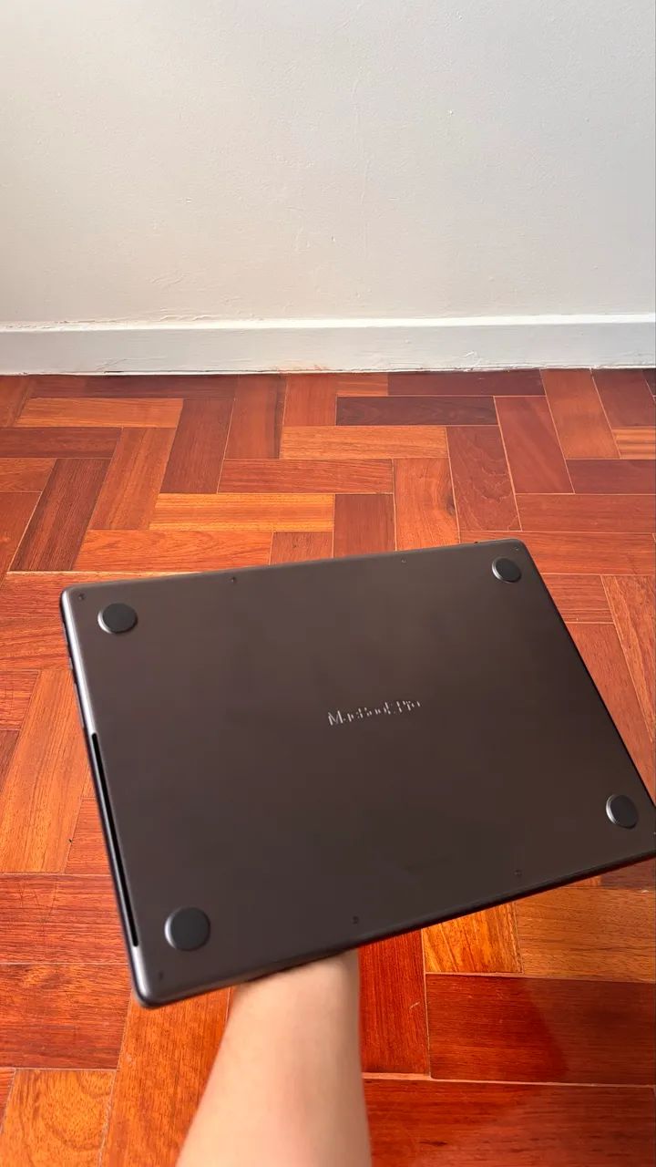 Macbook Pro Apple M5 Pro Chip Com 15 Núcleos Cpu E 16 Núcleos Gpu 24GB 1TB SSD - Preto - Foto 5