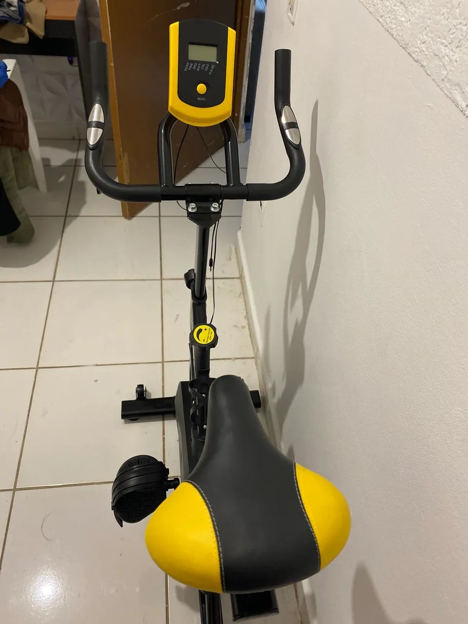 Vendo Bicicleta Ergométrica Nova - Foto 2