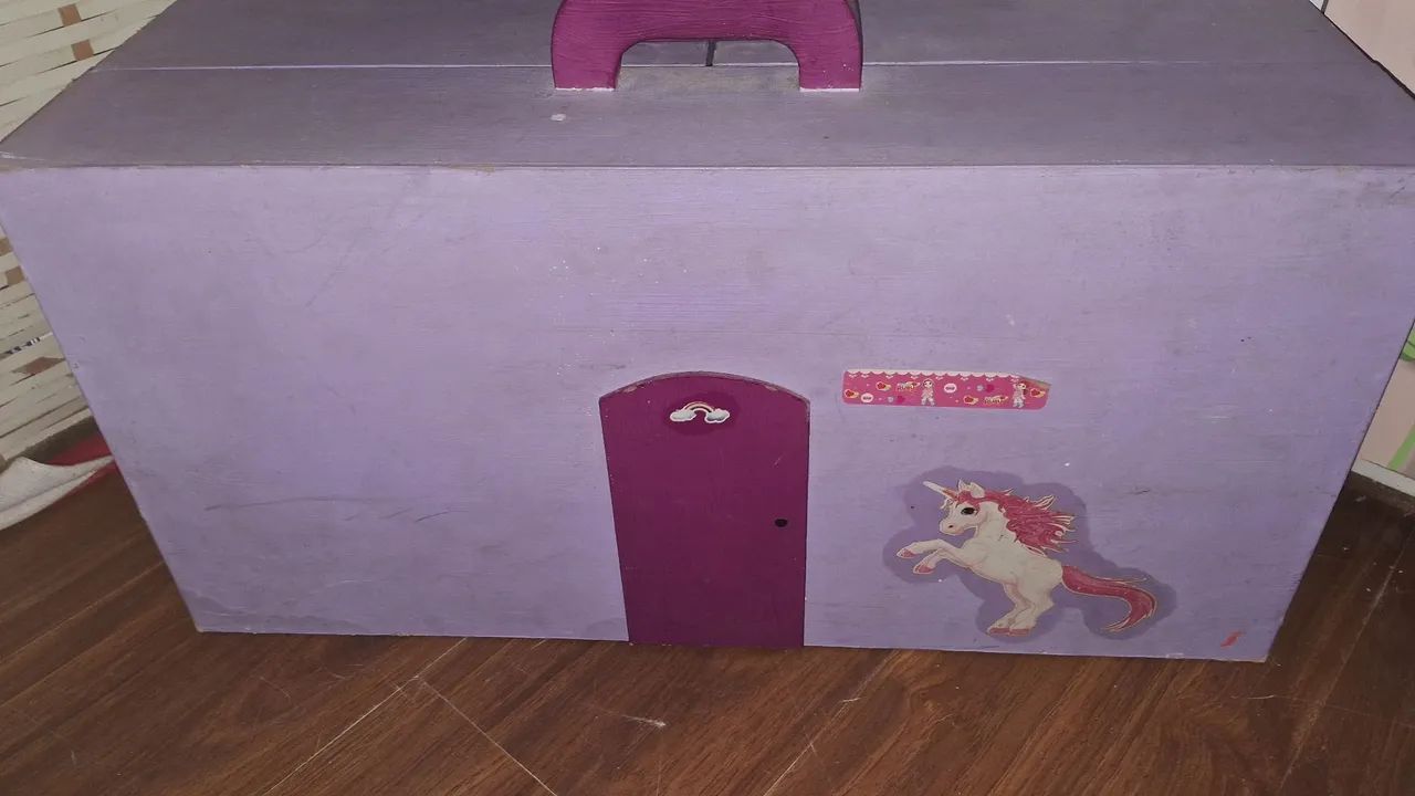 Casinha de boneca - em ótimo estado!