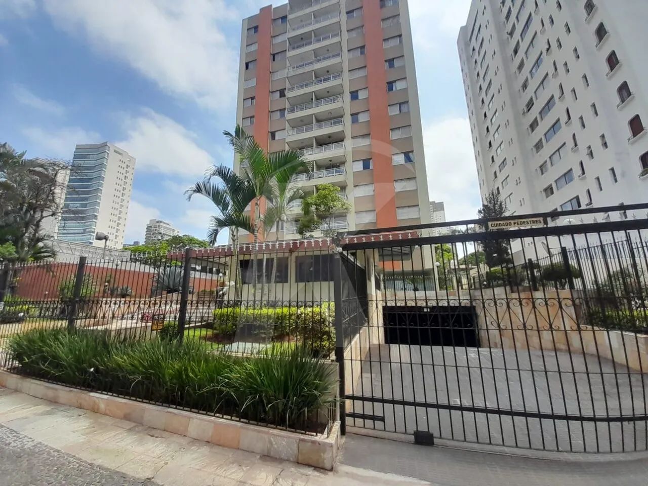 Apartamento com 96 m² localizado na av Braz Leme. - Foto 2