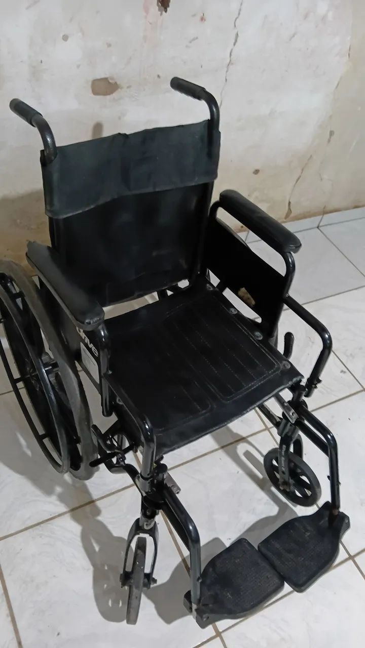 Cadeira de roda - Foto 3