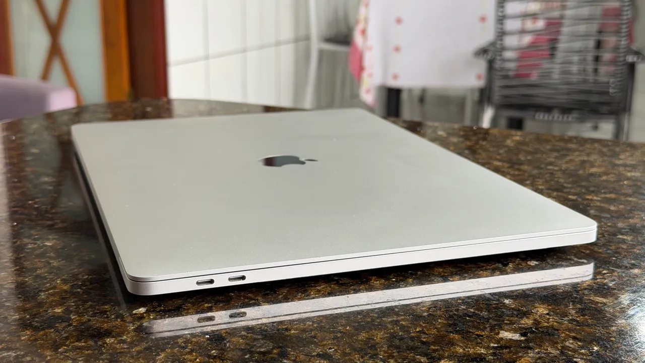 macbook pro i7 2019