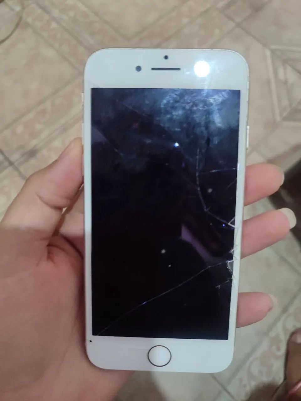 iPhone 8 quebrado 
