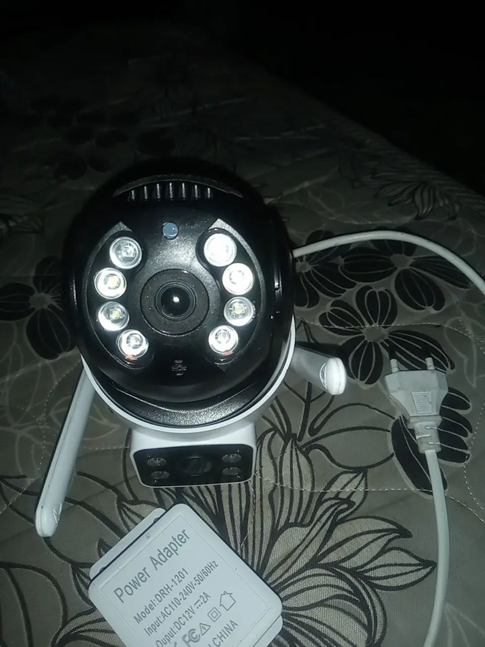Câmera de Vigilância com Wi-Fi.  Pode ver pelo Celular .