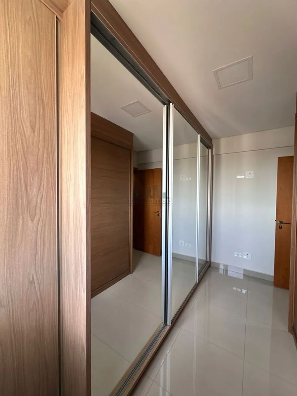 Lindo Apartamento Mobiliado no Centro de Maringá - Foto 4