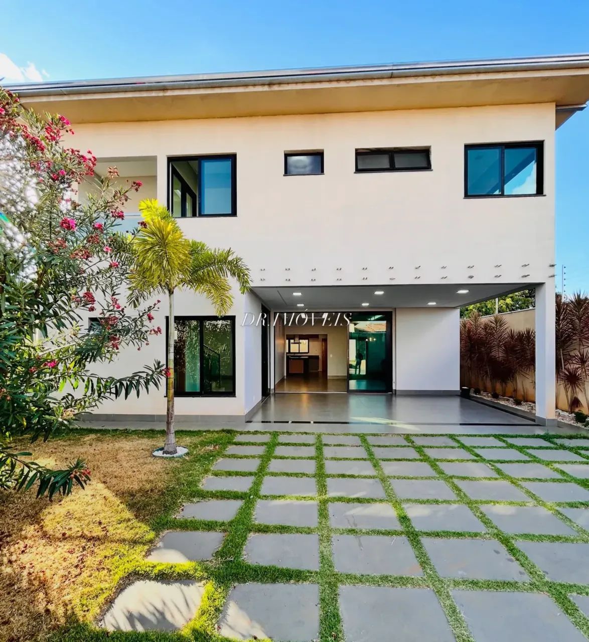 Sobrado de Esquina com 4/4 sendo 2 Suites e Terreno de 360M - Foto 3