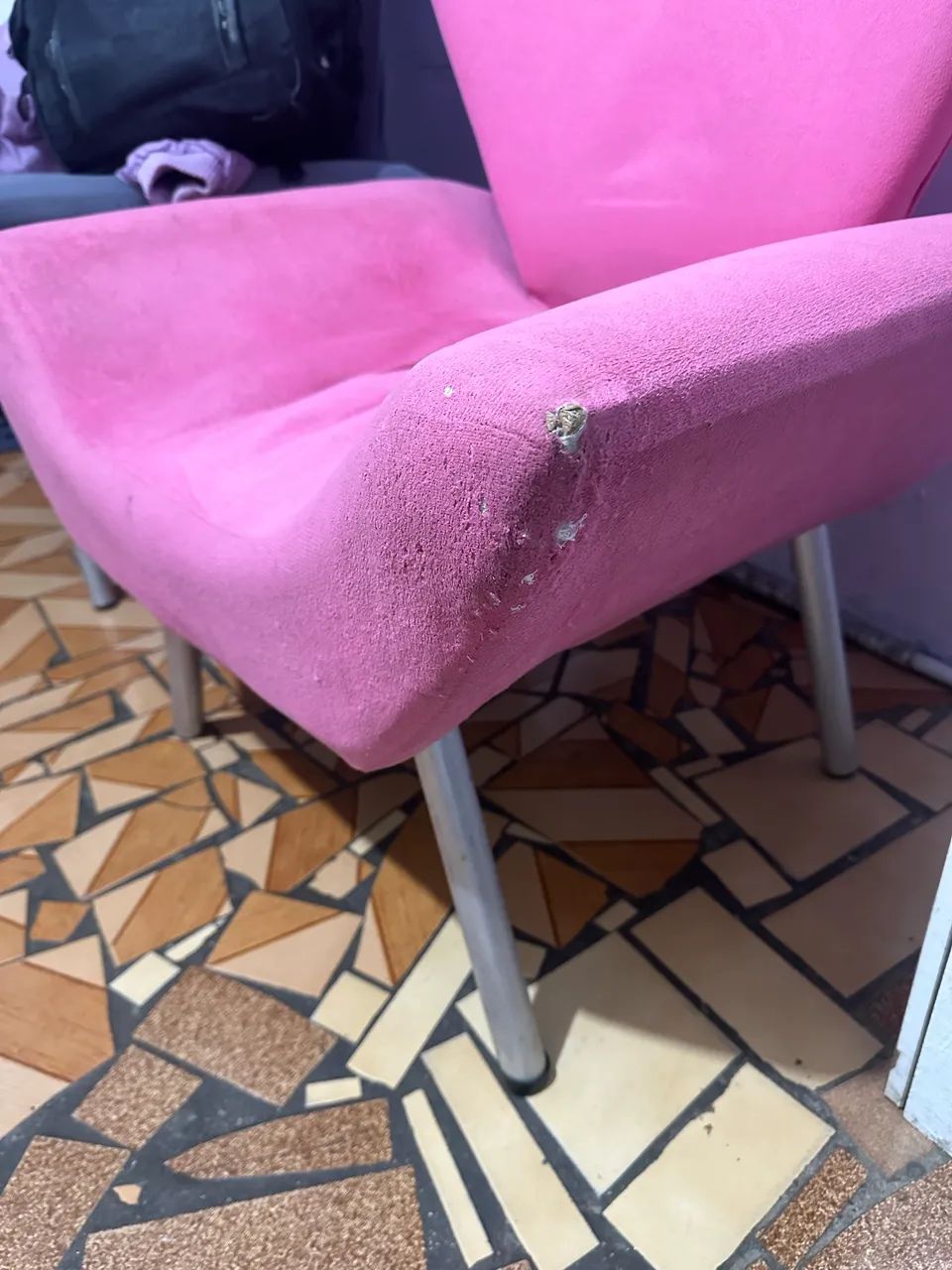 Duas Poltronas Rosas - Foto 4