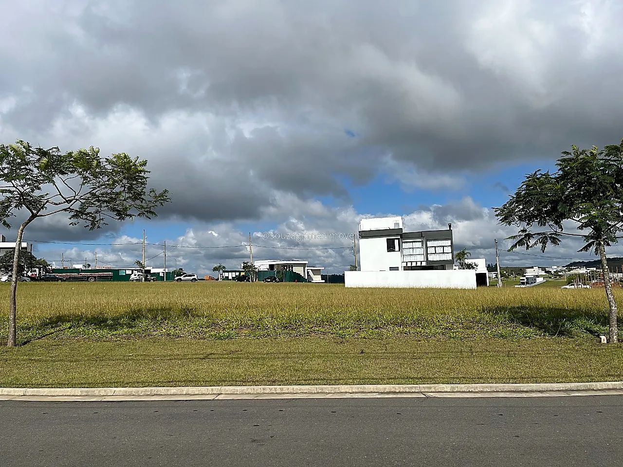 Lote com 500 m² no Alphaville para venda
