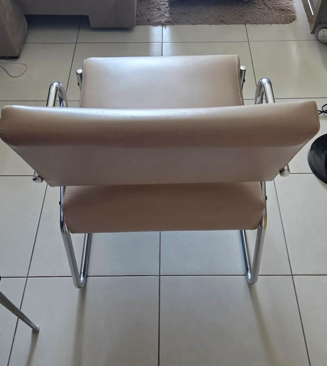 Poltrona confortável bege - Foto 3